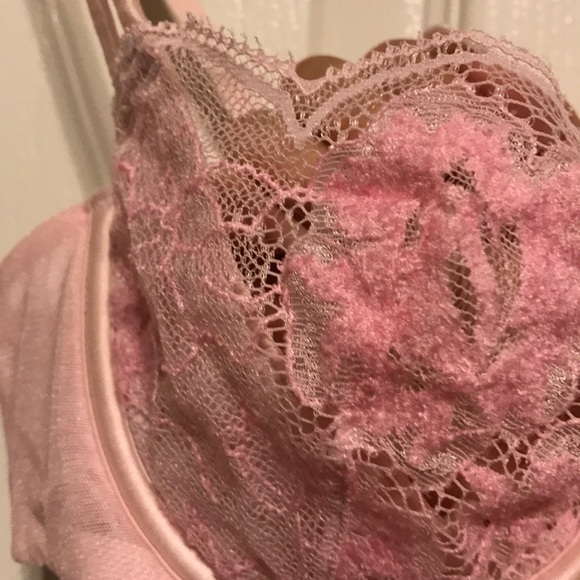 Victoria's Secret very sexy push up 34B - Picture 3 of 6